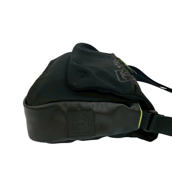 CHANEL Black Leather Logo Shoulder Bag - Picture 7 of 10